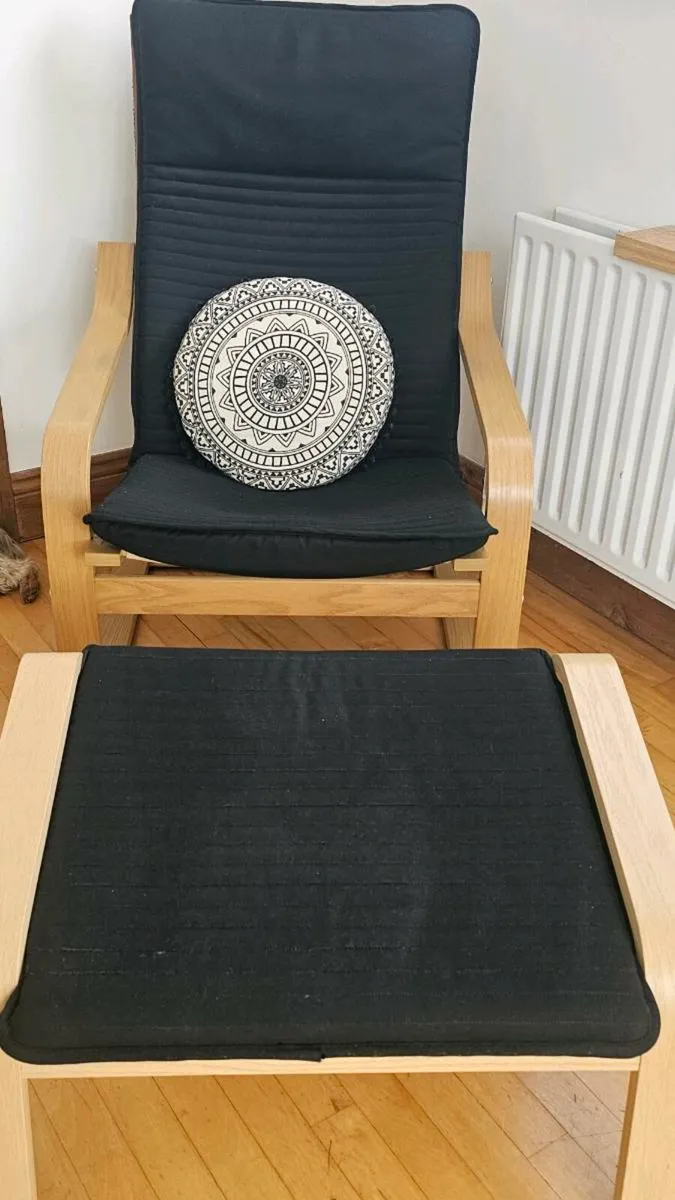 Poäng chair and footstool - Image 1