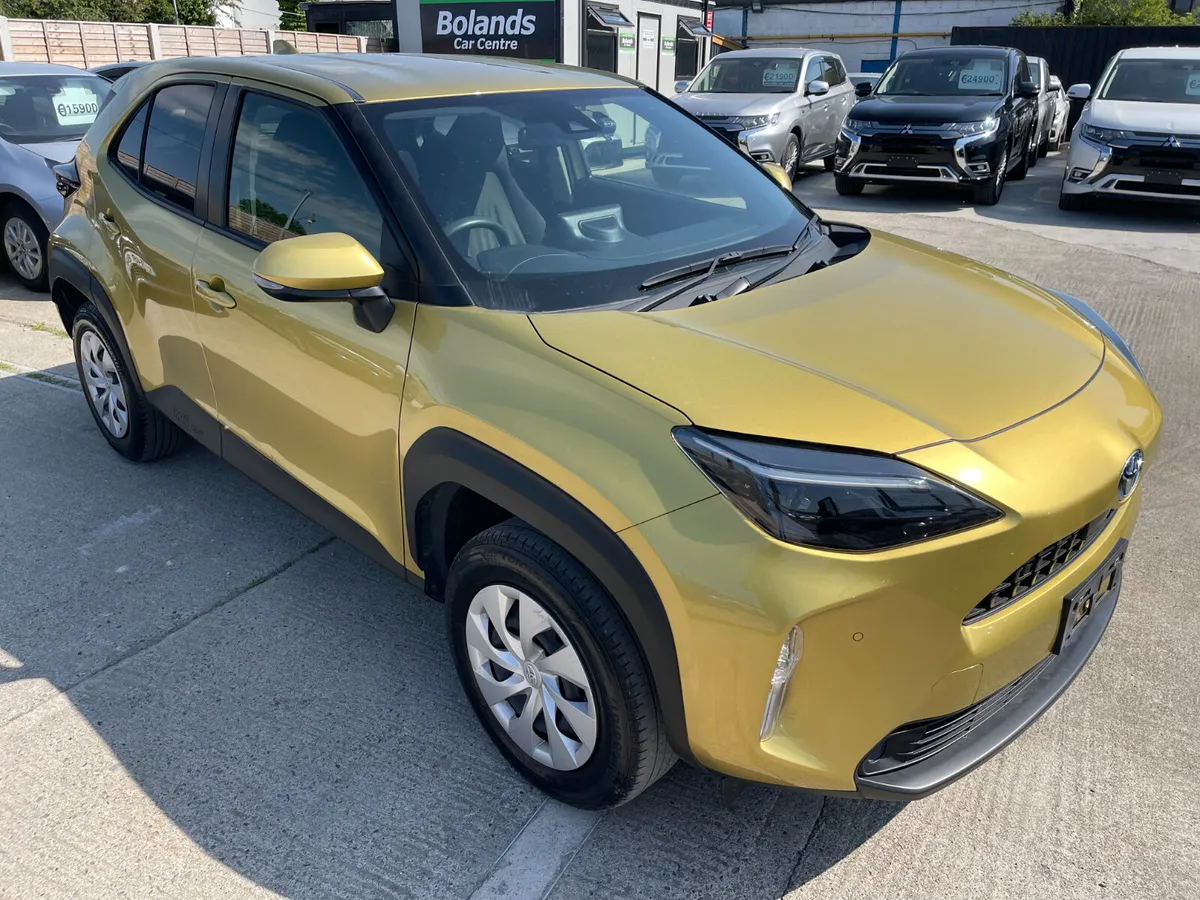 212 Toyota Yaris Cross Hybrid 1.5 Automatic 5 Door - Image 2