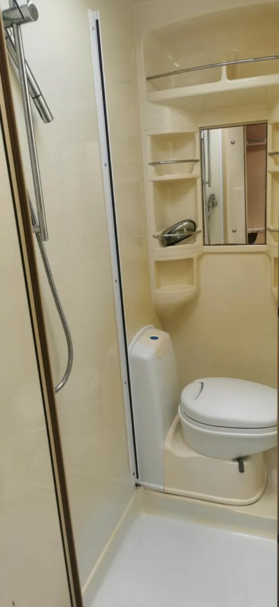 Caravan - Image 2