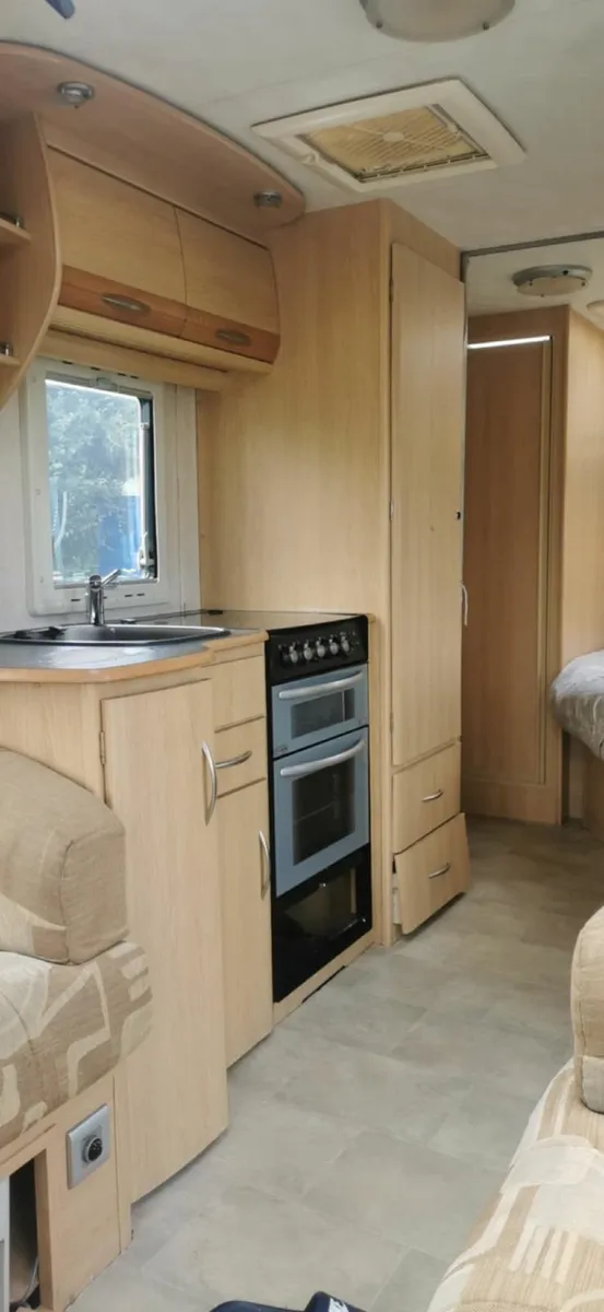 Caravan - Image 4