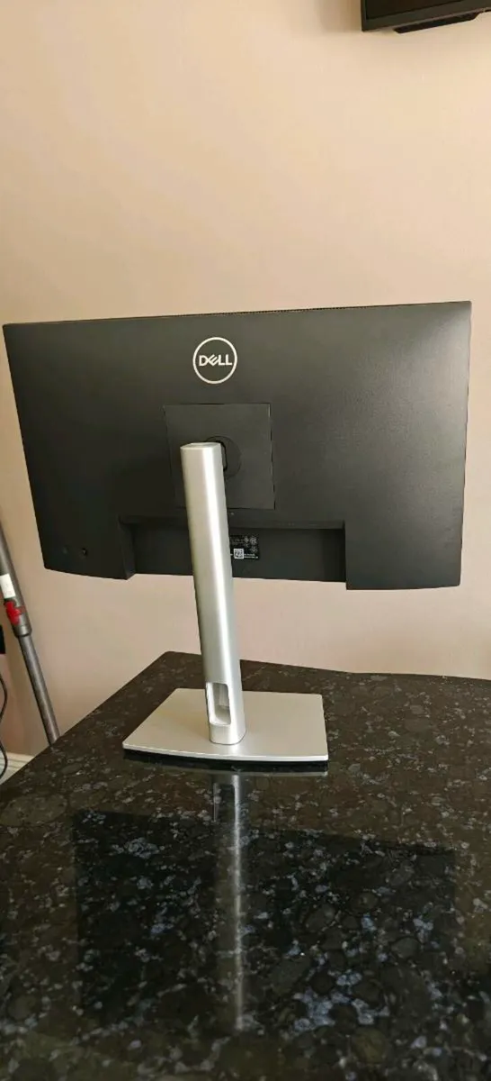 Dell P2422H 24-inch Monitor in very good condition - Image 2