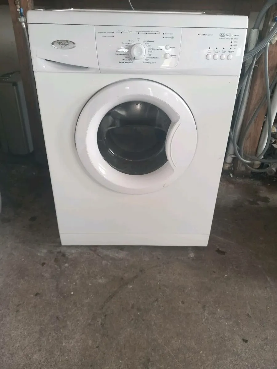 Whirlpool 7kg washing machine - Image 1