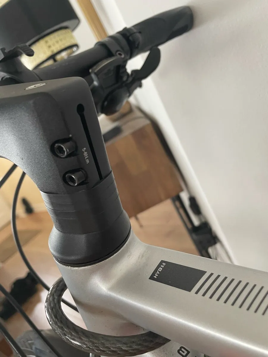 Boardman HYB 8.6 hybrid bike, size Medium - Image 4