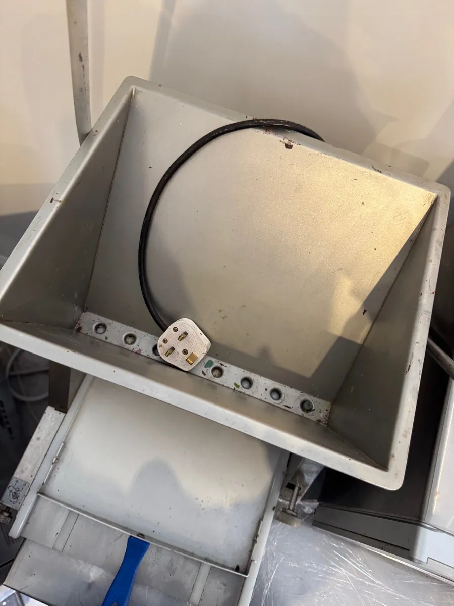 NEW Chocolate World EasyFill Filling Machine - Image 2