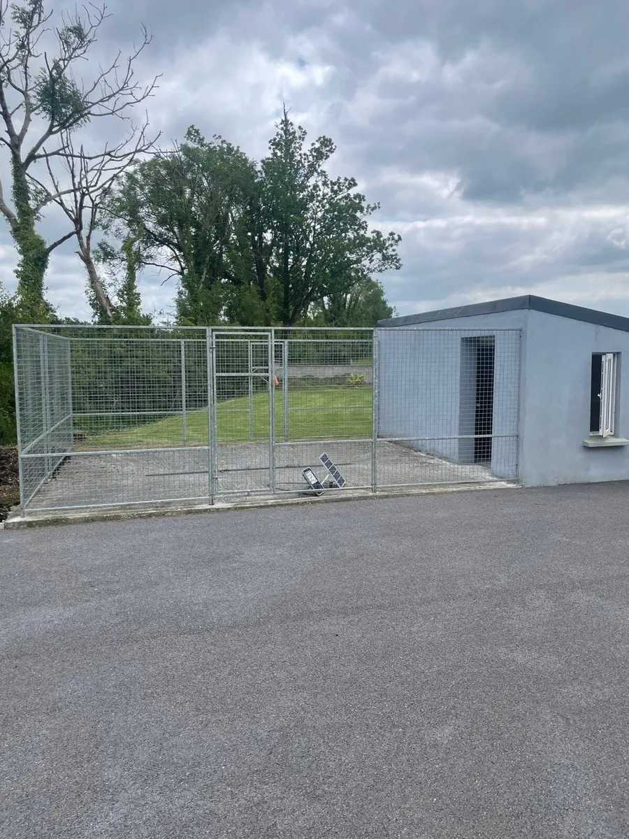 Dog run - Image 1