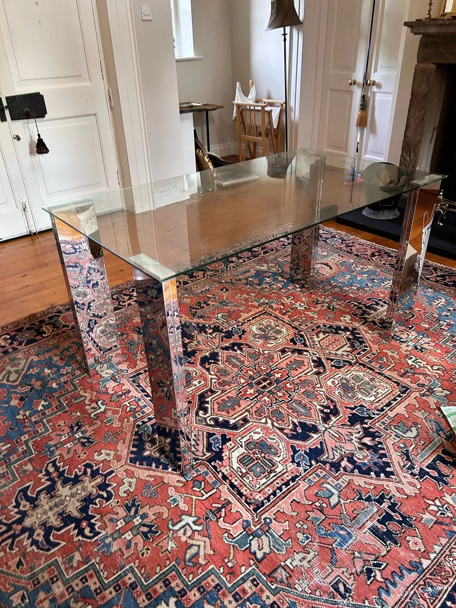 Kitchen table - Image 1