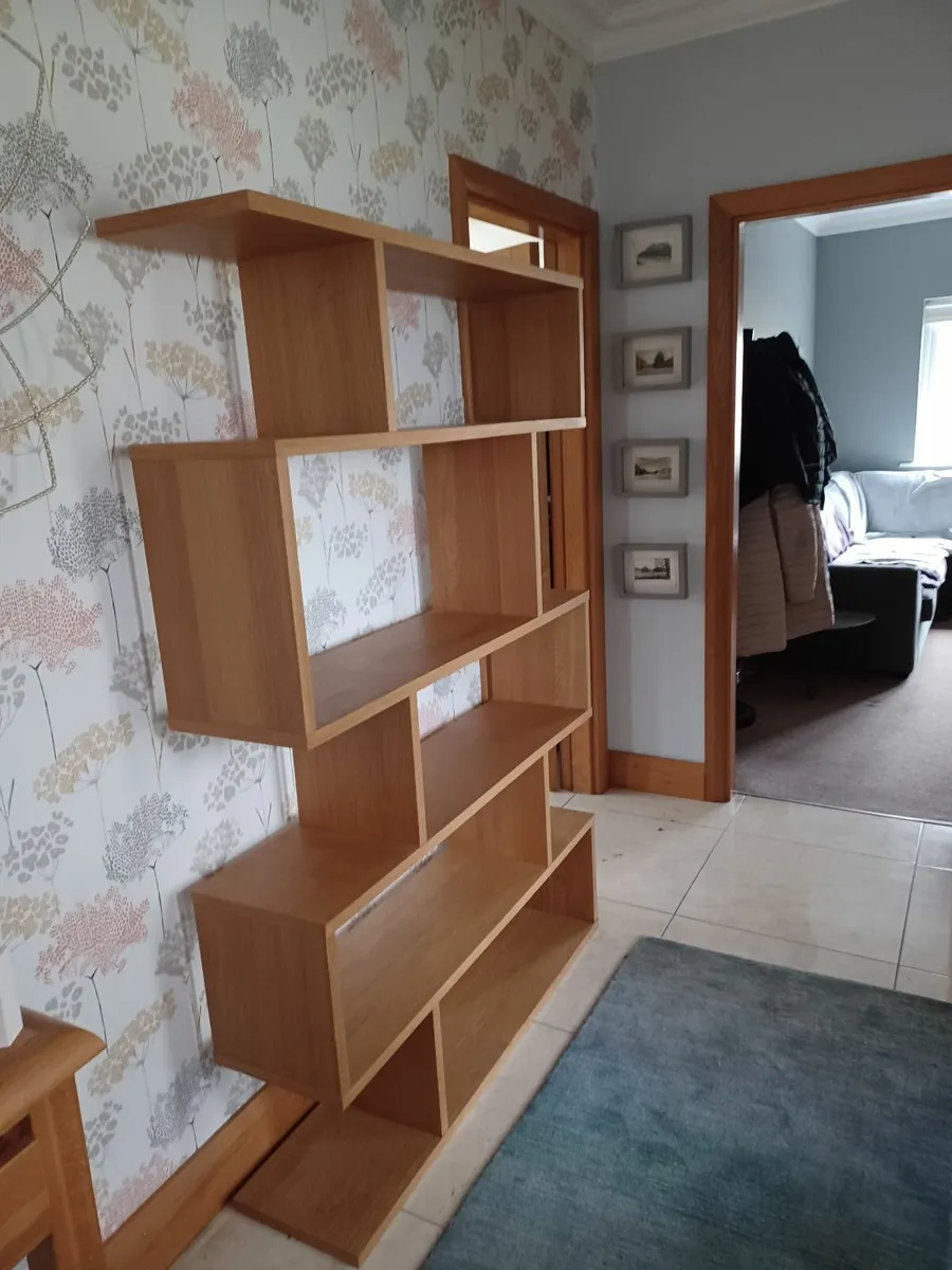 Book shelf - Image 3