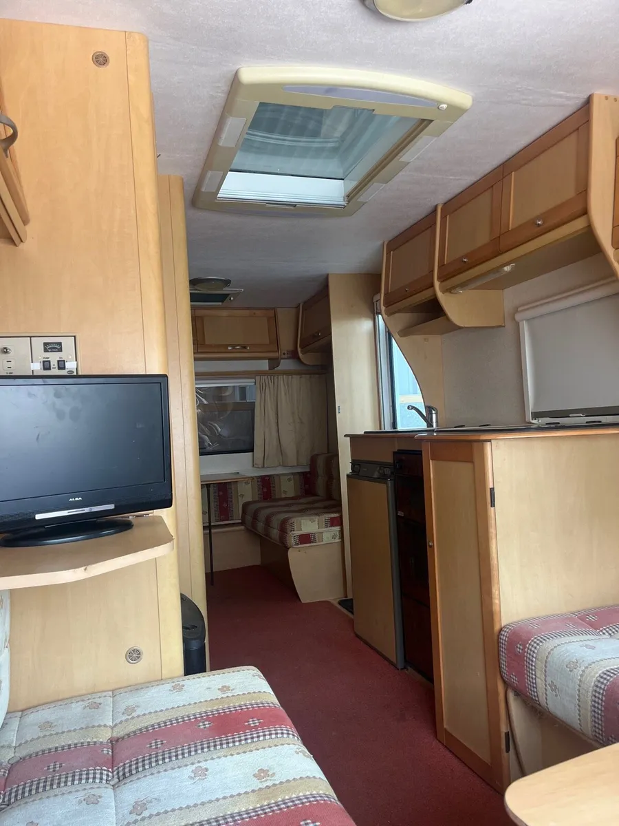 5 berth caravan - Image 4