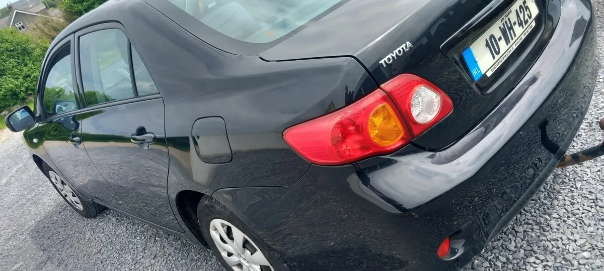 Toyota Corolla 2010 - Image 1