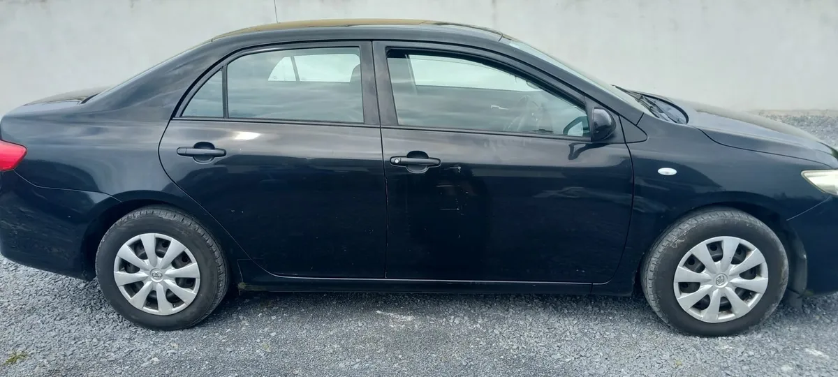 Toyota Corolla 2010 - Image 3