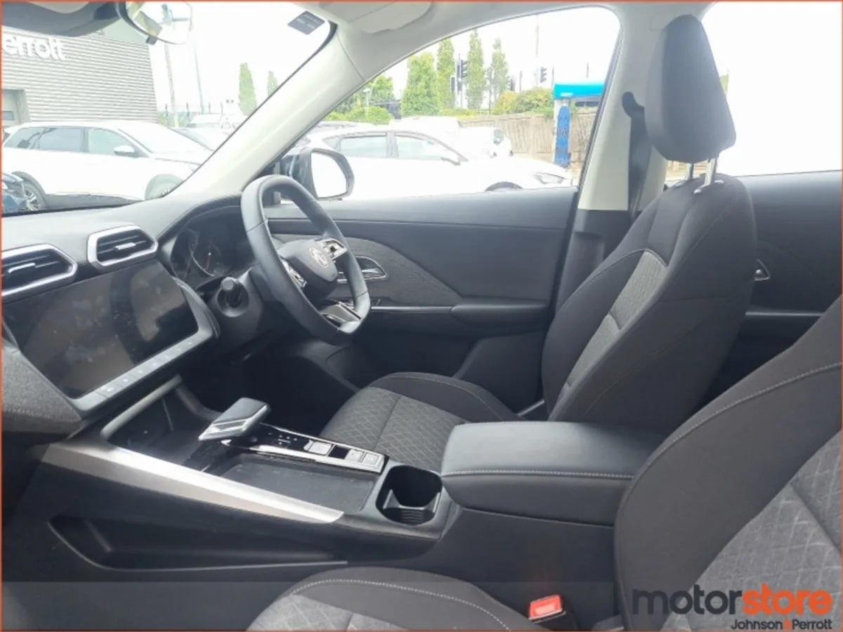 MG ZS Hybrid Automatic  essence Trim - Image 4