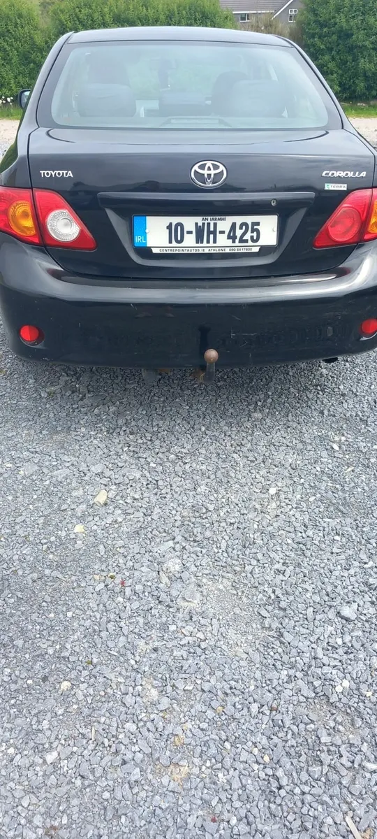 Toyota Corolla 2010 - Image 2