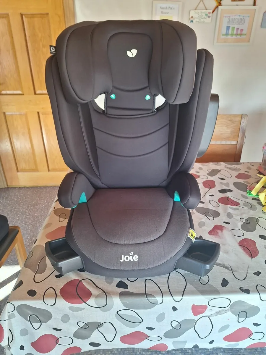 Joie Elevate R129 Child Car Seat with Isofix - Image 1