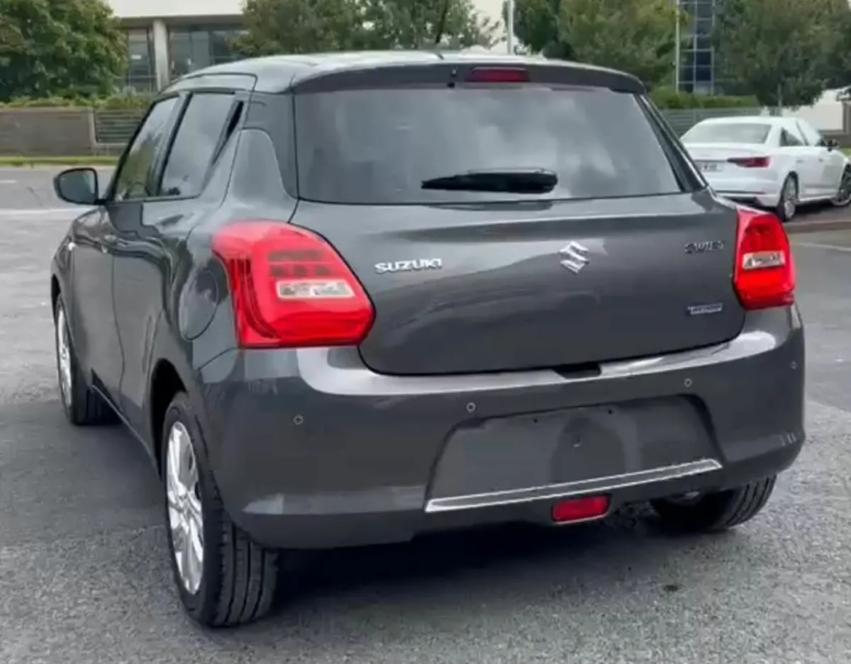 Suzuki Swift 2023 - Automatic - 19K km - Image 3