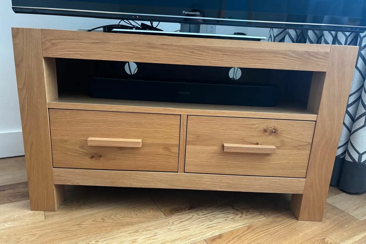 Oak TV Unit - Image 1