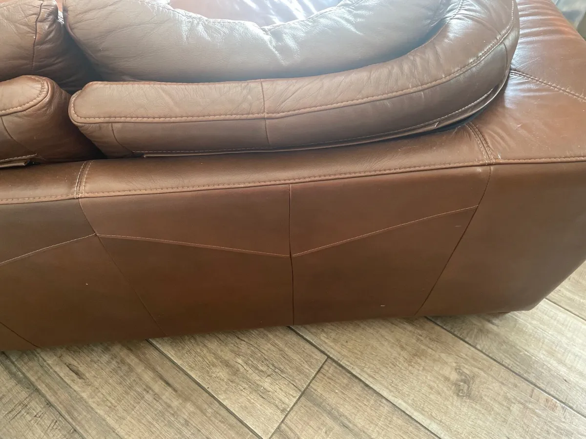 Coach - Image 3