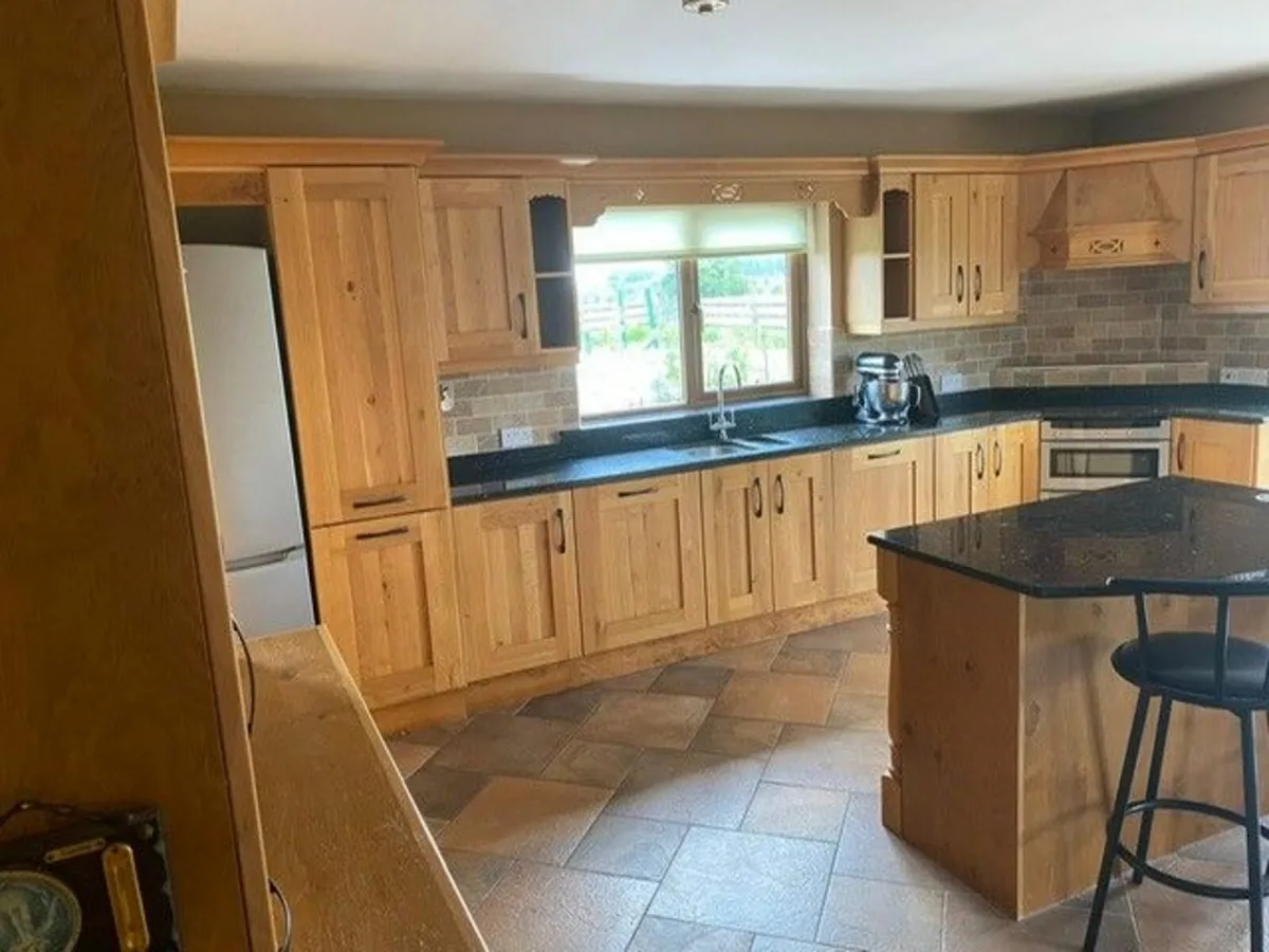 Full natural pippy oak Kitchen - Image 1