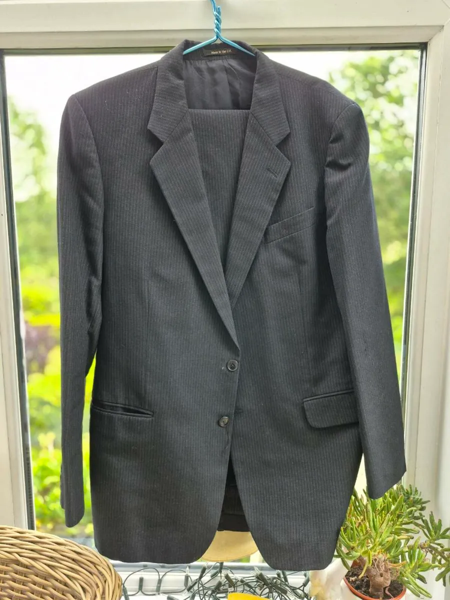 Men's suits - Image 2
