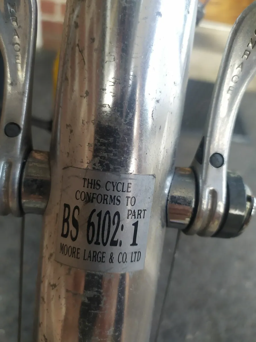 Road bike 26"WheelsLargeFrame - Image 4