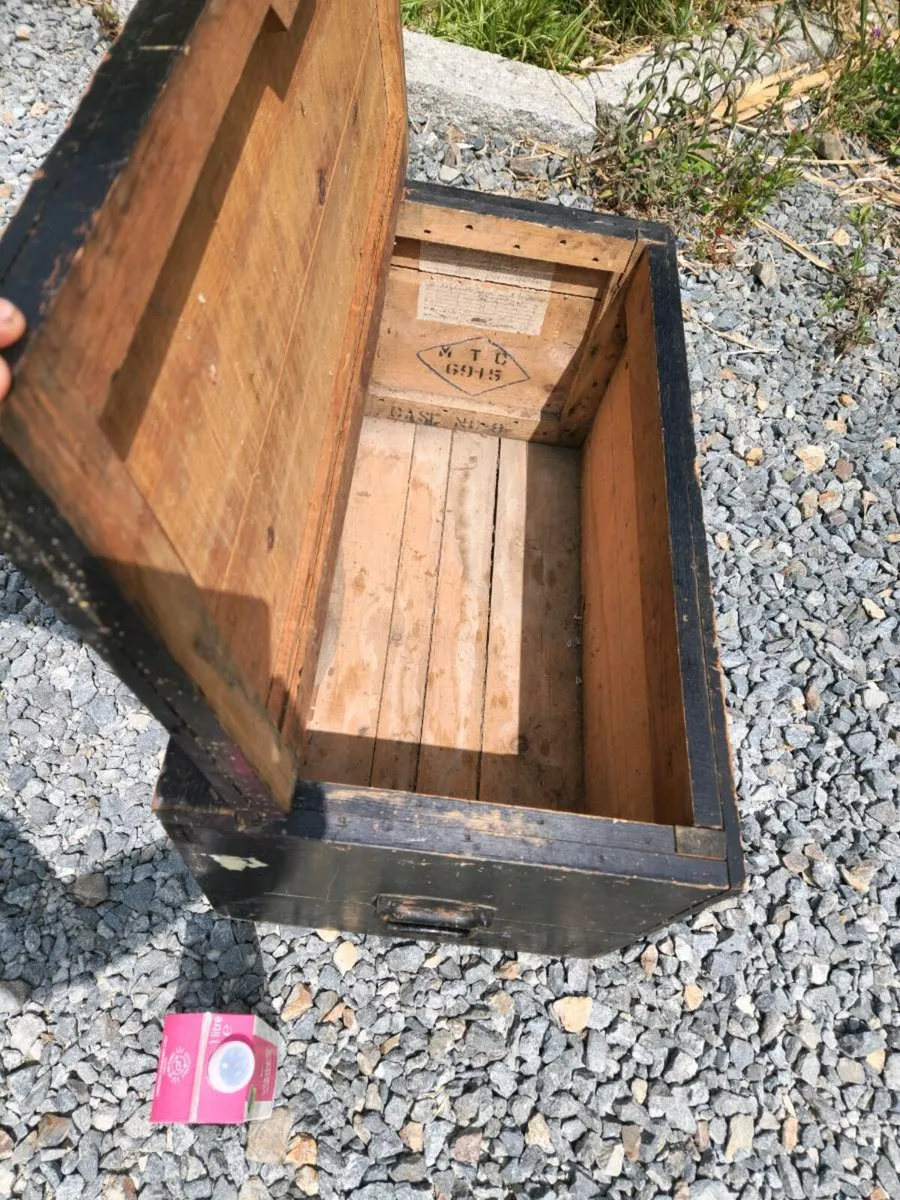 Vintage Whiskey Storage Wooden Chest -  Guinness - Image 3