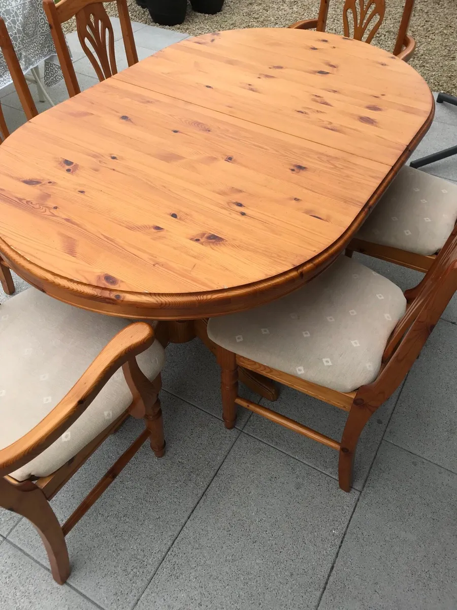 Extendable pine kitchen table - Image 1