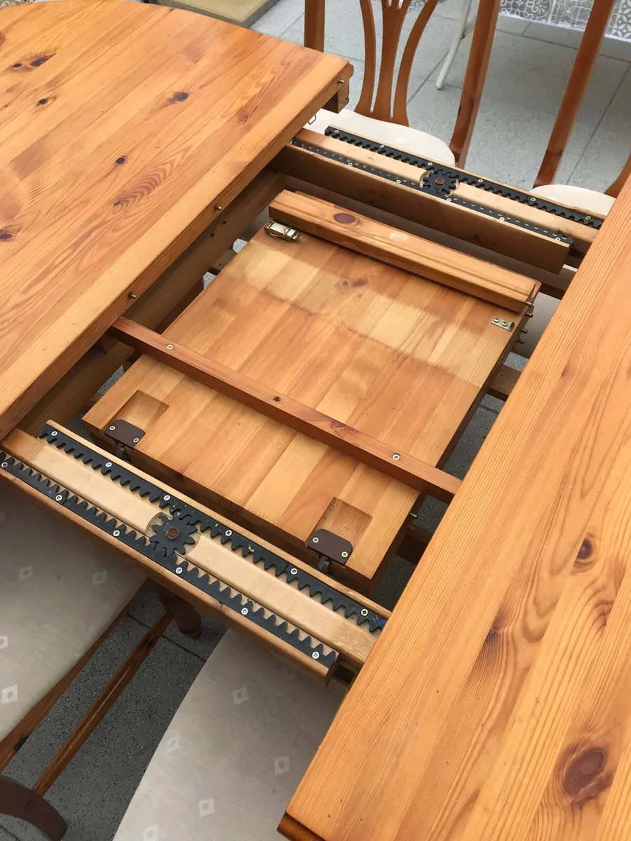 Extendable pine kitchen table - Image 3