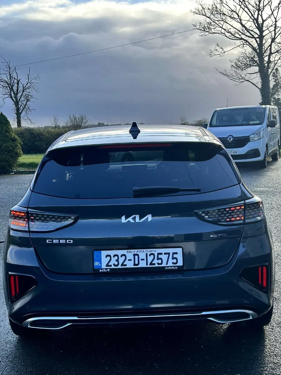 Kia Ceed 2023 - Image 2