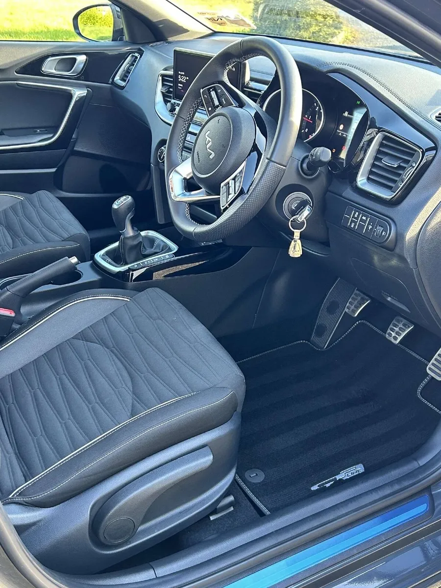 Kia Ceed 2023 - Image 3