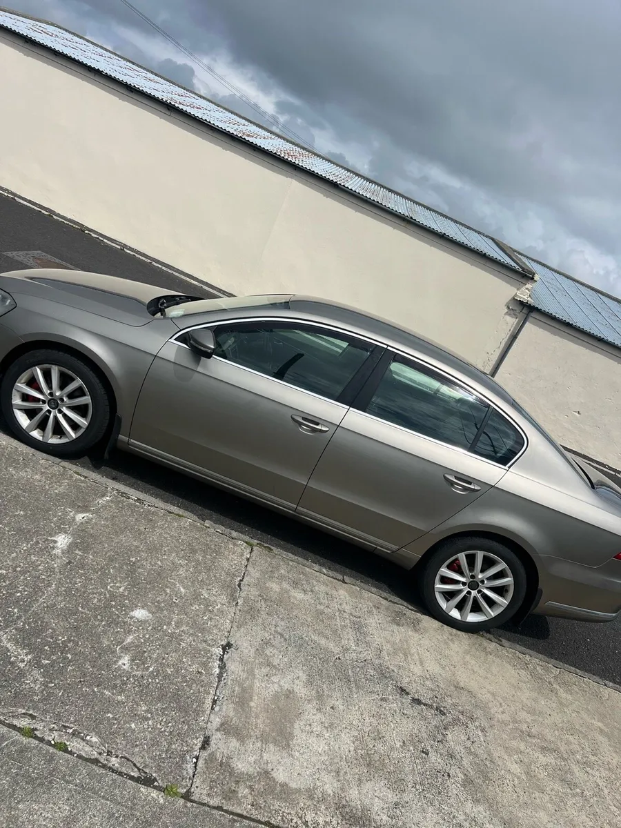 VOLKSWAGEN Passat highline - Image 4