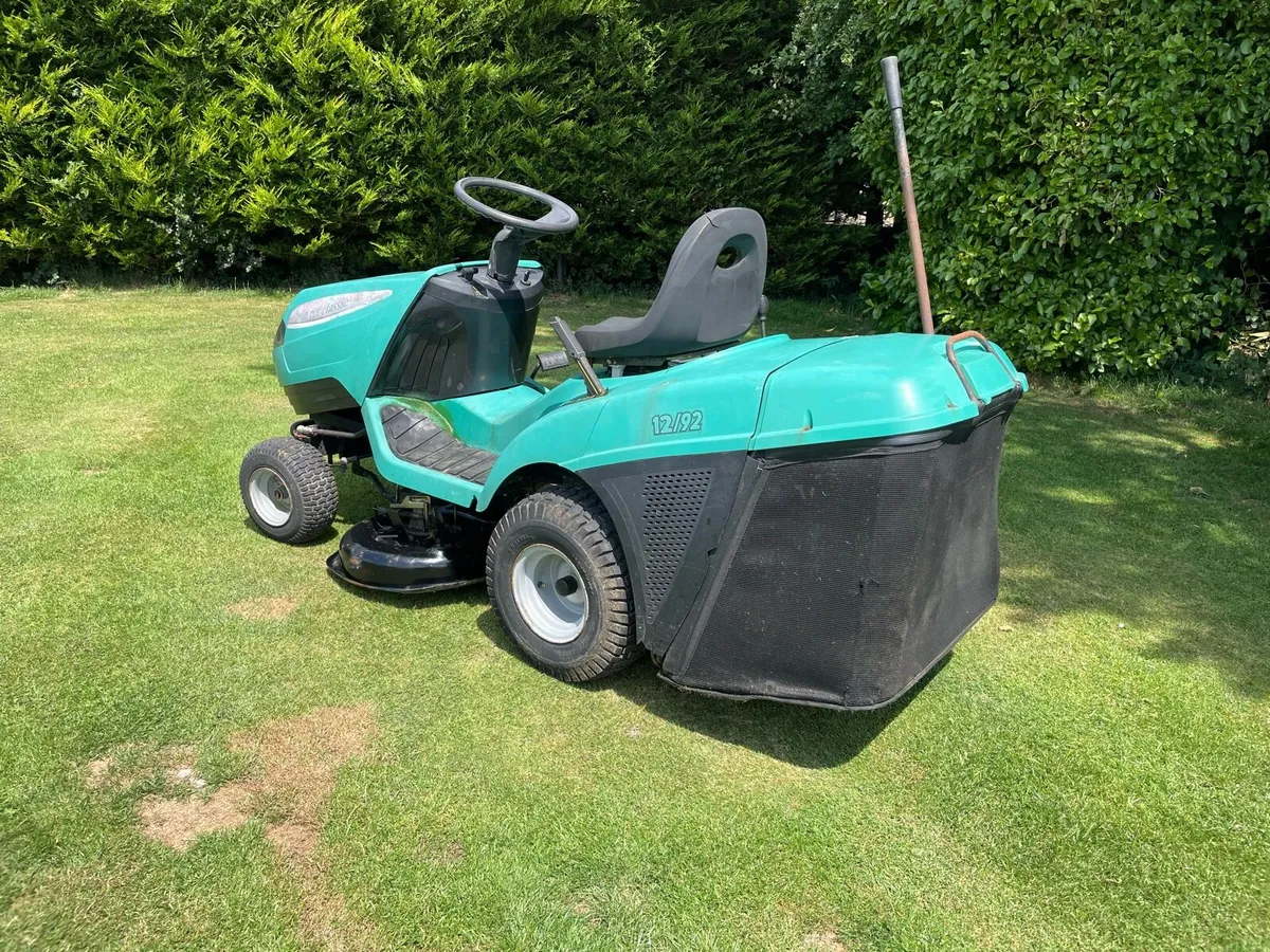 Ride On Lawnmower - Image 2