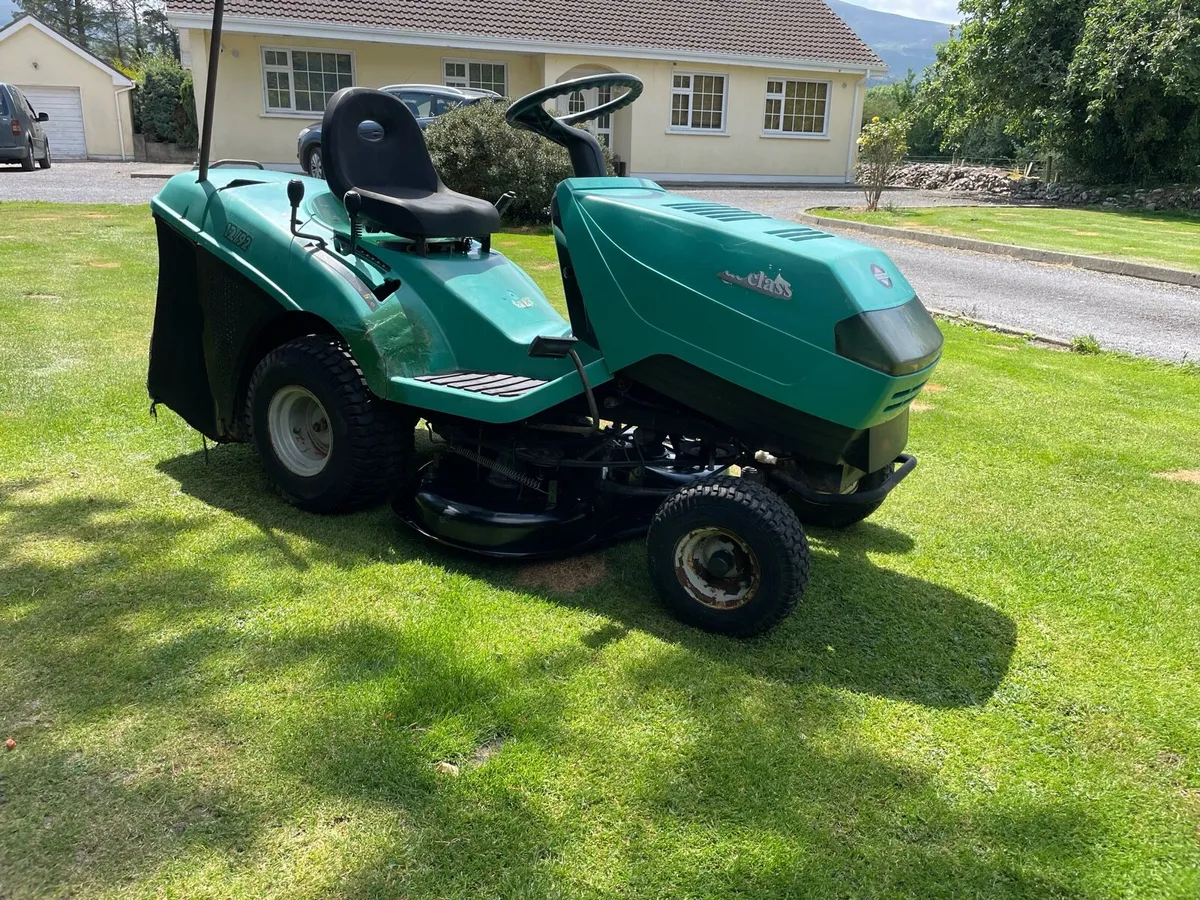 Ride On Lawnmower - Image 3