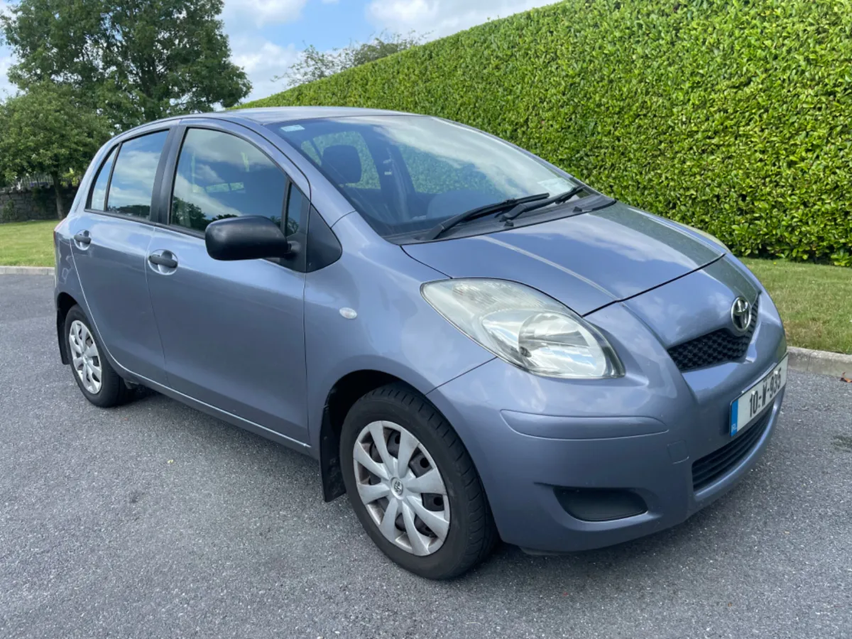 Toyota Yaris 2010 - Image 2