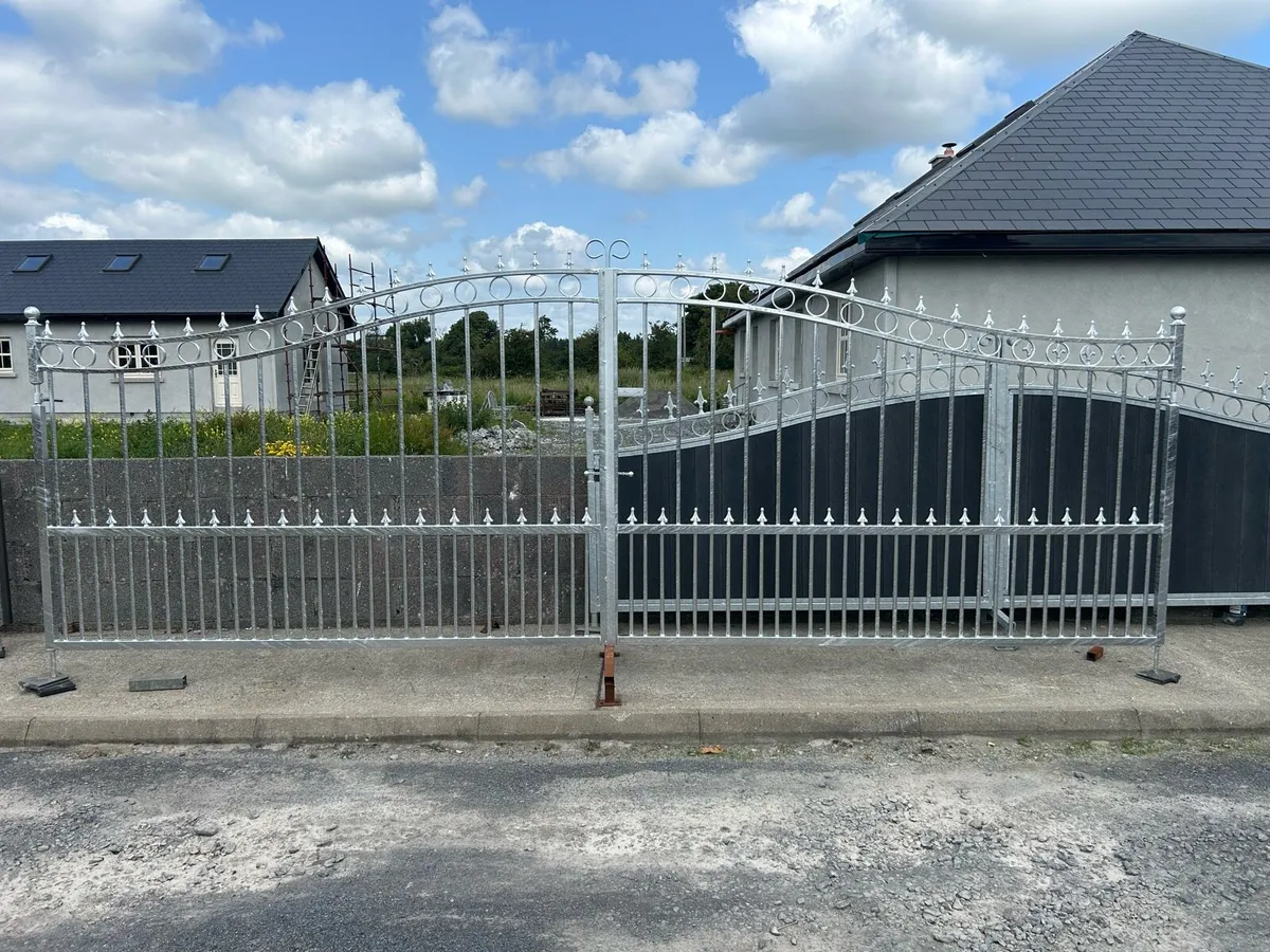 16ft galvanized Gates on sale - Image 1