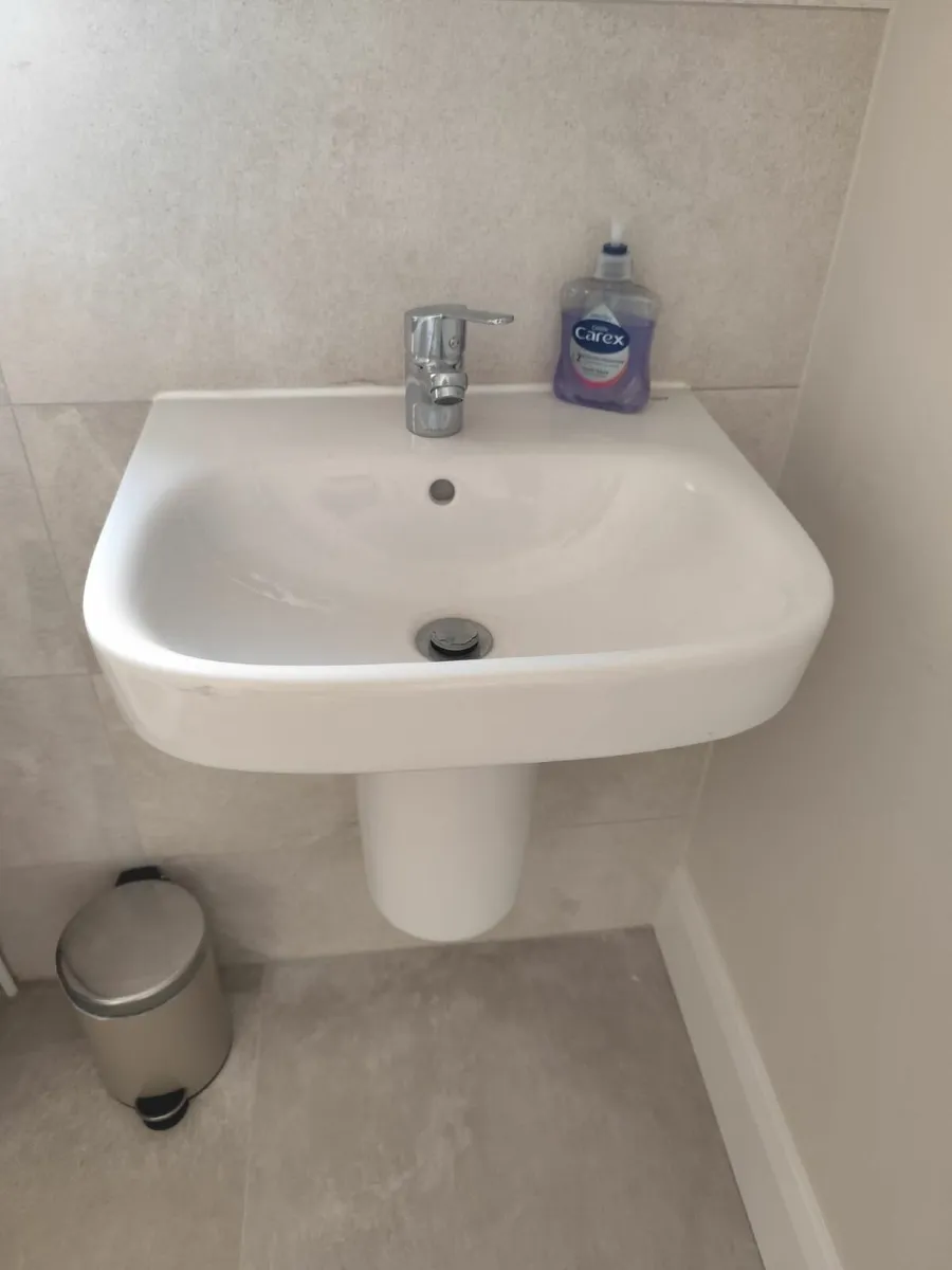 Roca sink x3(selling together or individually) - Image 1