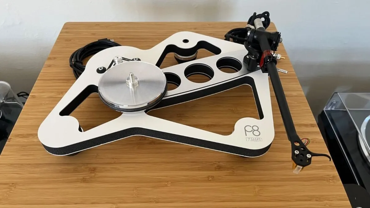 Rega Planar 8 Turntable Like New Neo PSU - Image 2