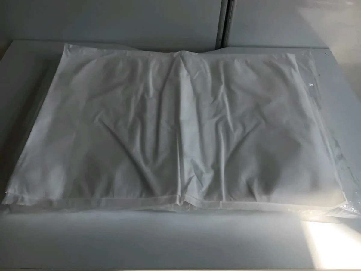 Disposable Pillow Protector Cover box x1 - Image 1