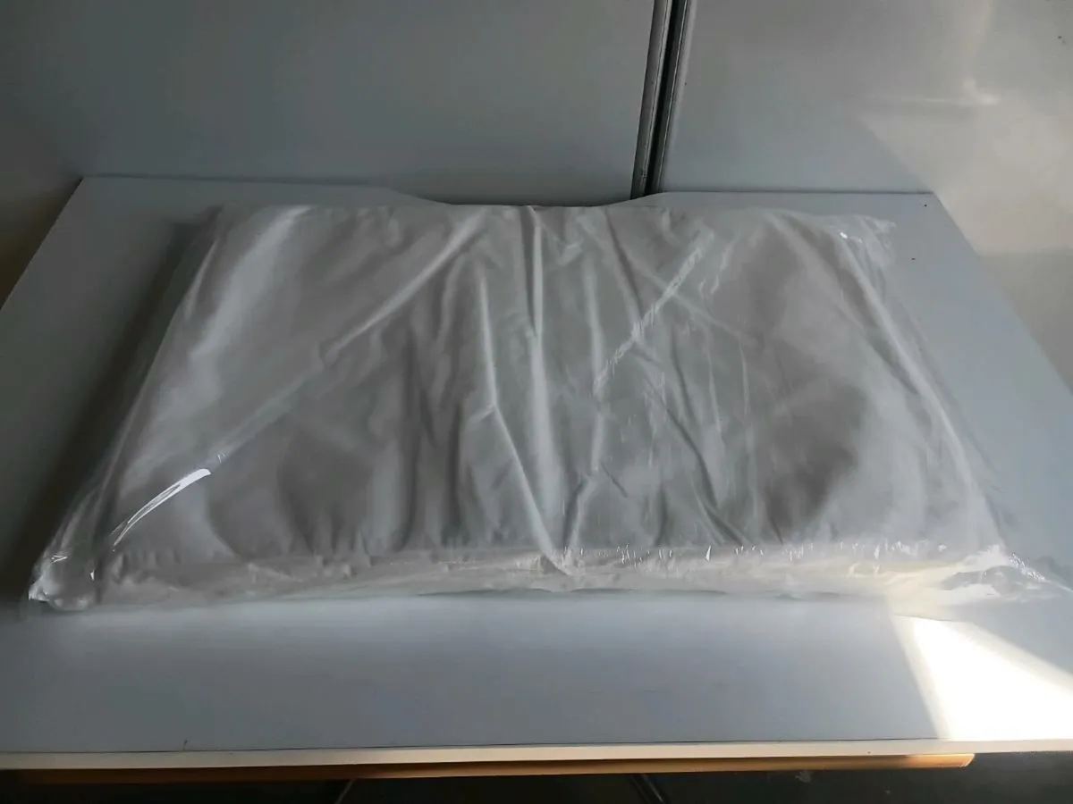 Disposable Pillow Protector Cover box x1 - Image 2