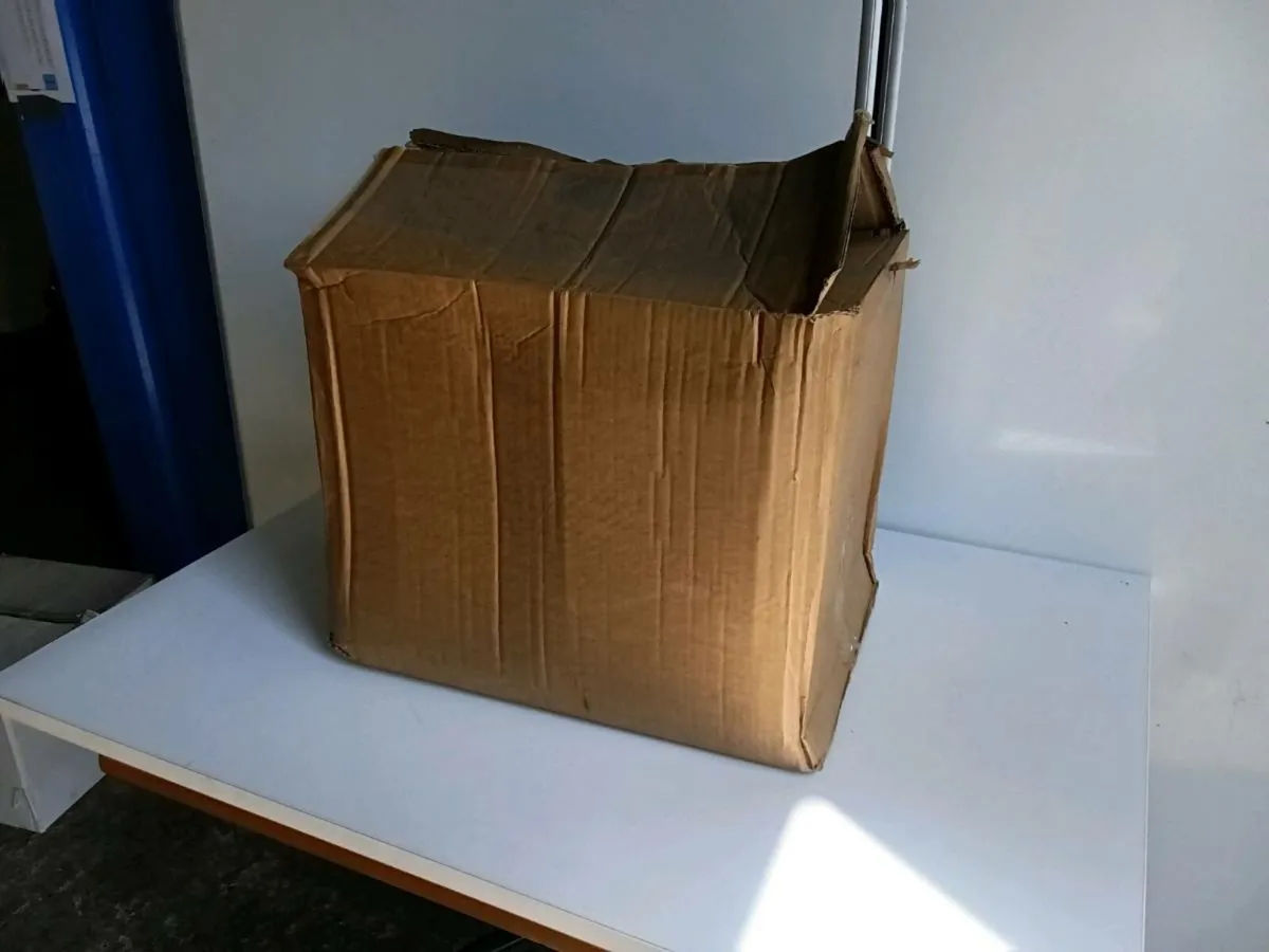 Disposable Pillow Protector Cover box x1 - Image 4