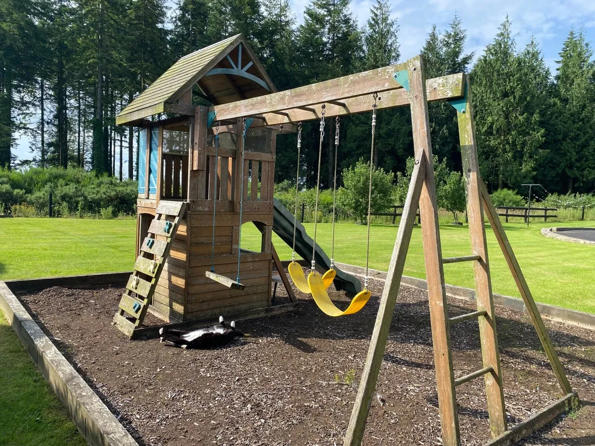 Outdoor playhouse - Image 3