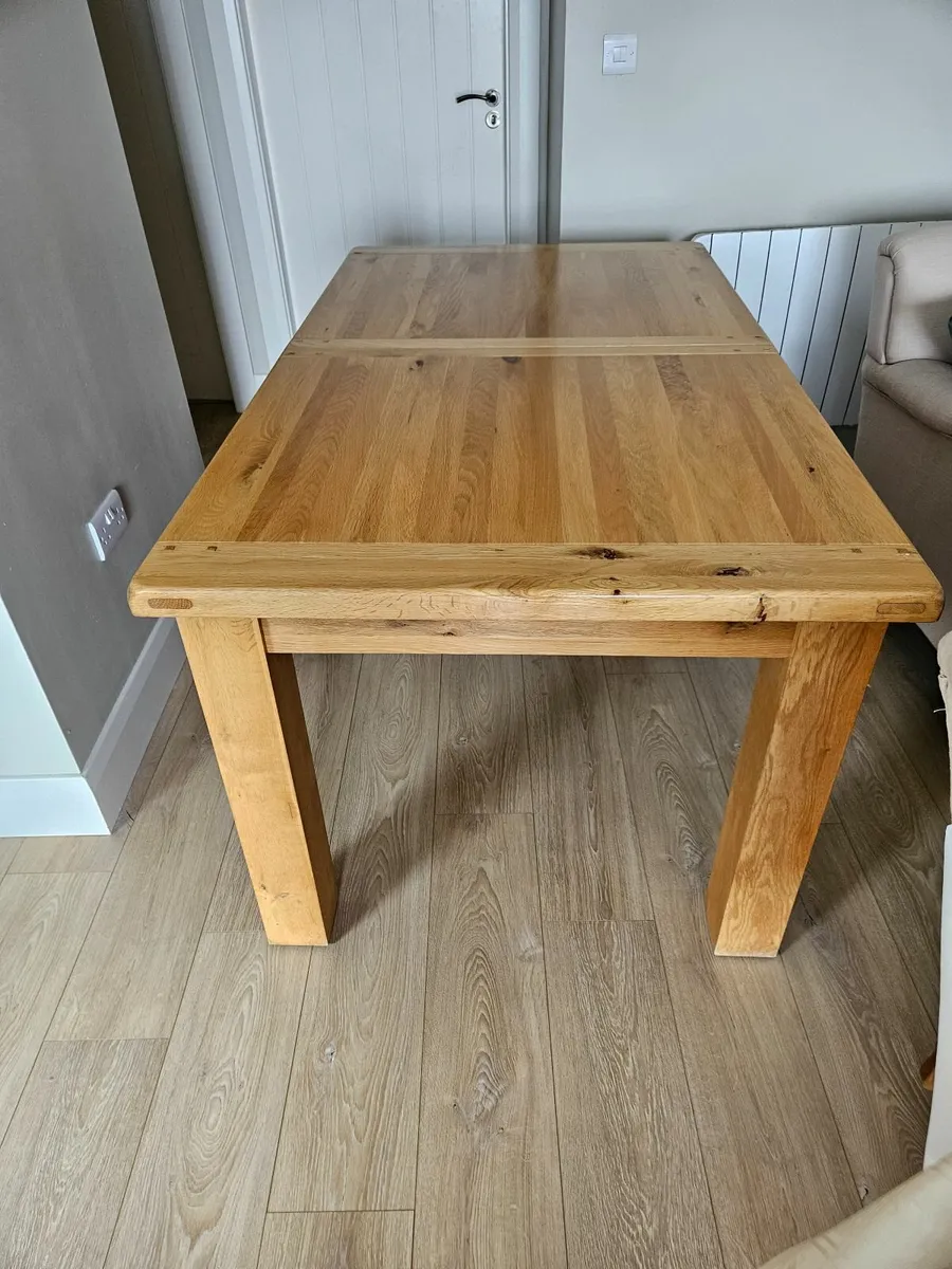 Table & chairs - Image 2