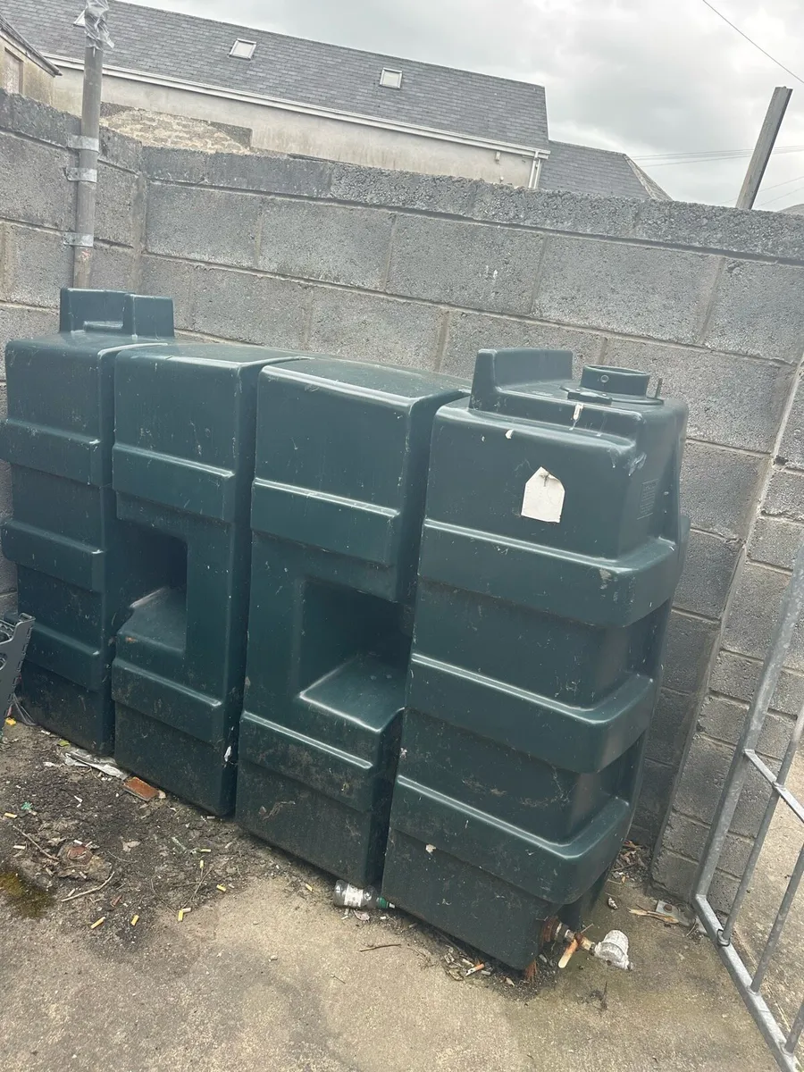 Oil tank