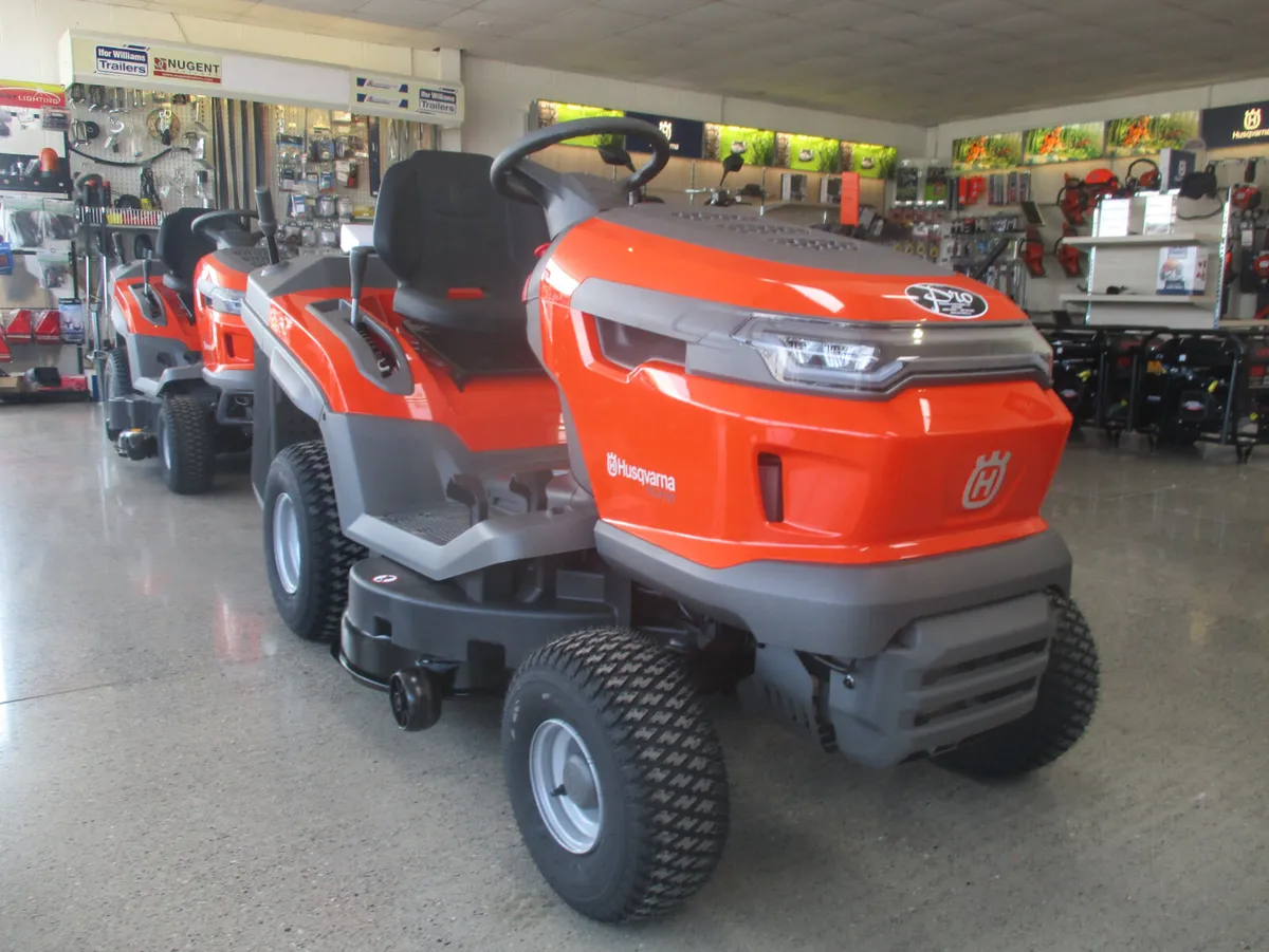 Husqvarna tractor mower TC 215 T - Image 3