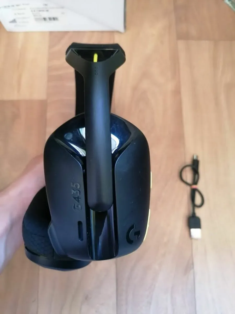 Logitech G435 Wireless Gaming Headset - Image 2