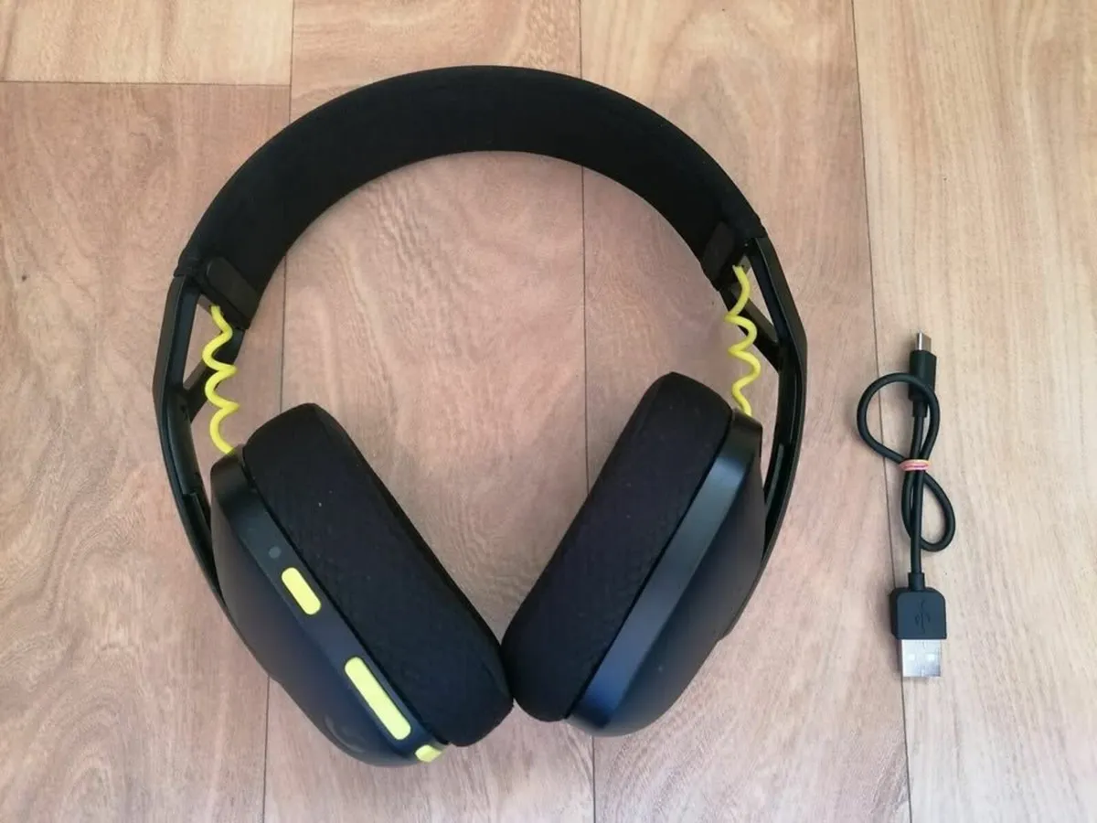 Logitech G435 Wireless Gaming Headset - Image 1