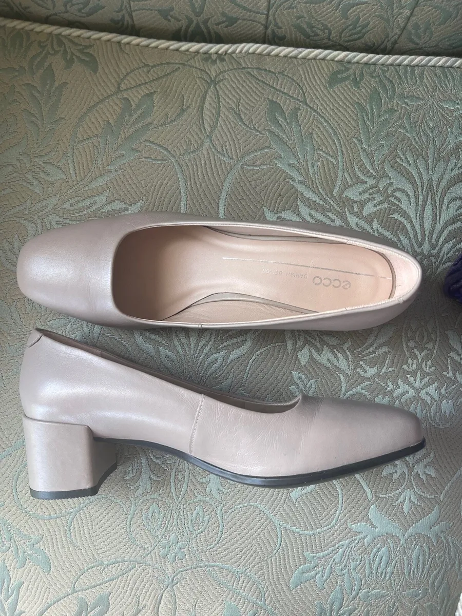Shoes  Ecco 39 - Image 2