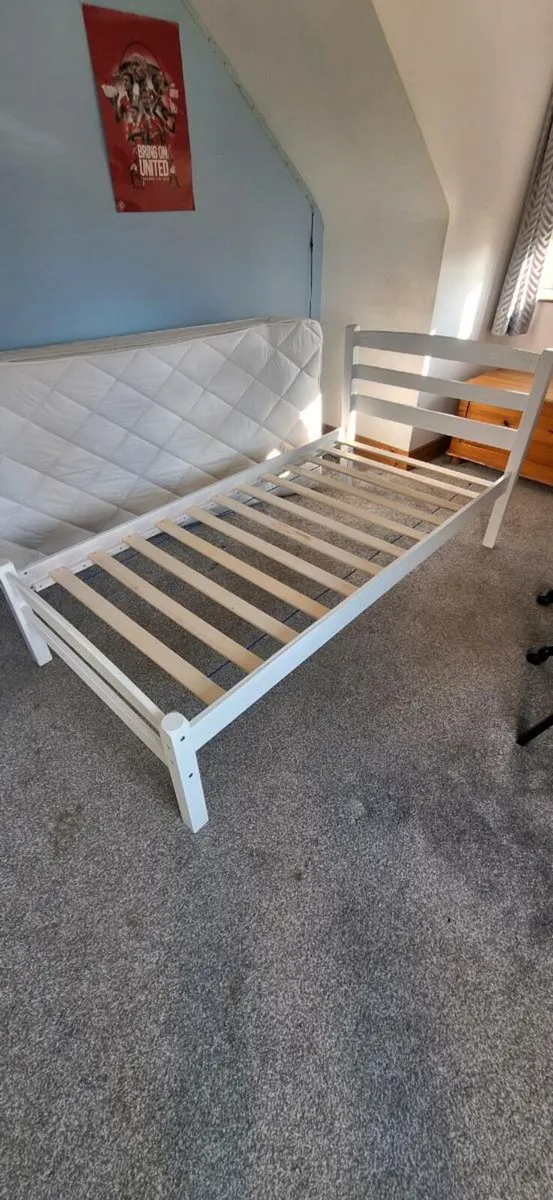 Single bed and mattress - Image 2