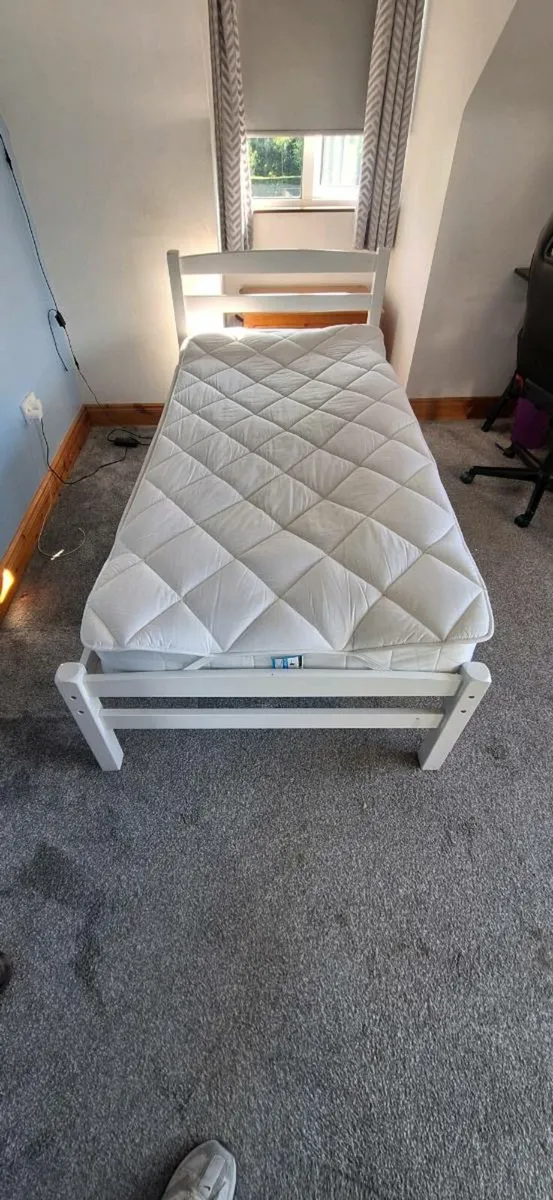 Single bed and mattress - Image 4
