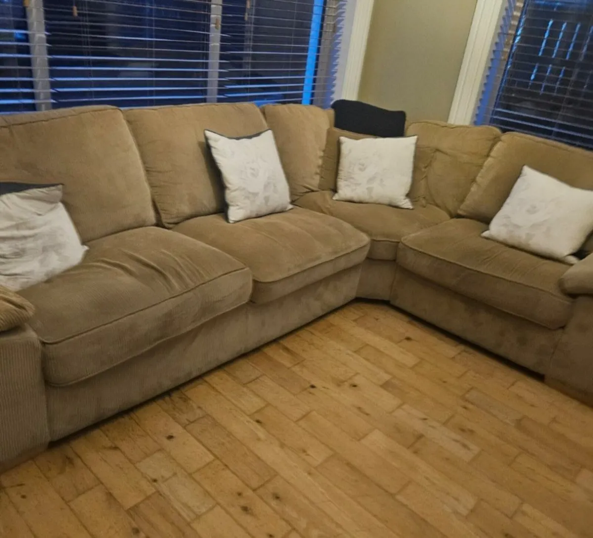 Corner sofa - Image 1