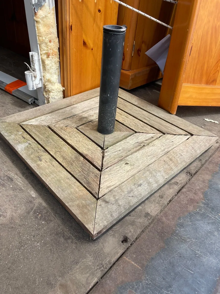 Garden umbrella / parasol base - Image 3