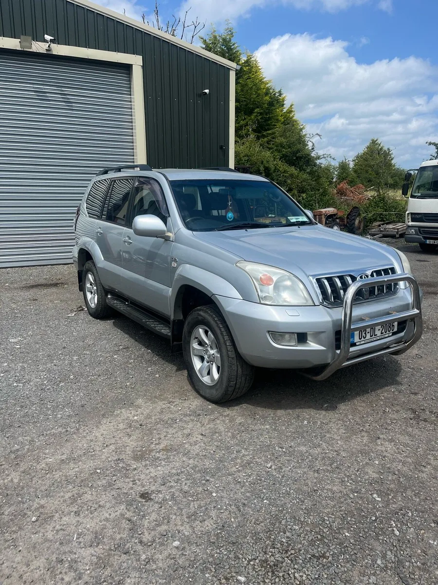 Toyota Landcruiser crew cab - Image 2
